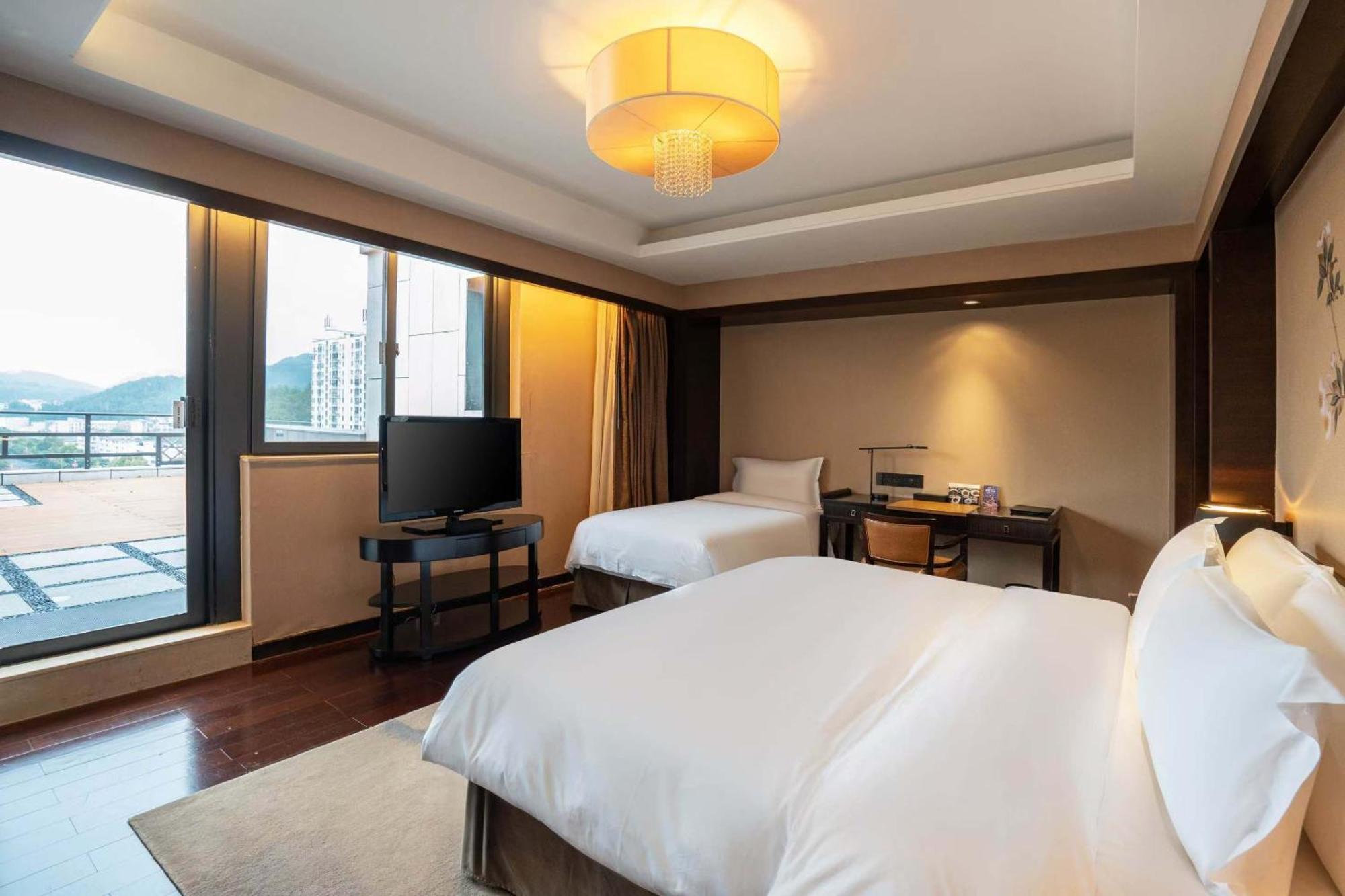 Crowne Plaza Huangshan Yucheng, an IHG Hotel Exterior foto