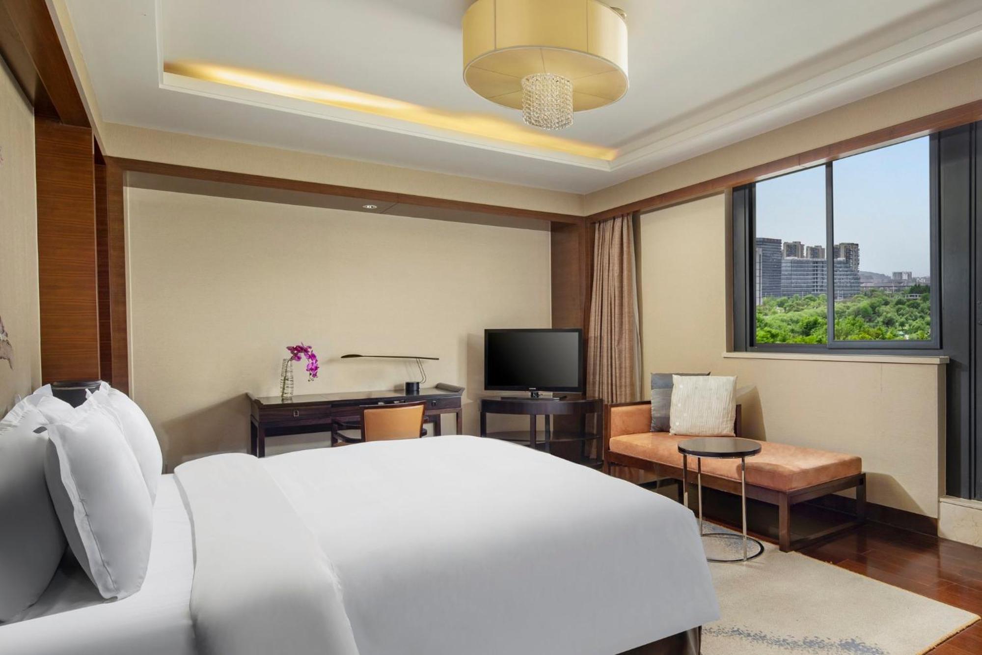 Crowne Plaza Huangshan Yucheng, an IHG Hotel Exterior foto